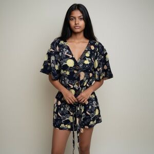 NWT ModCloth With The Breeze Navy Blue Front‎ Tie Floral Blouse-Size Small